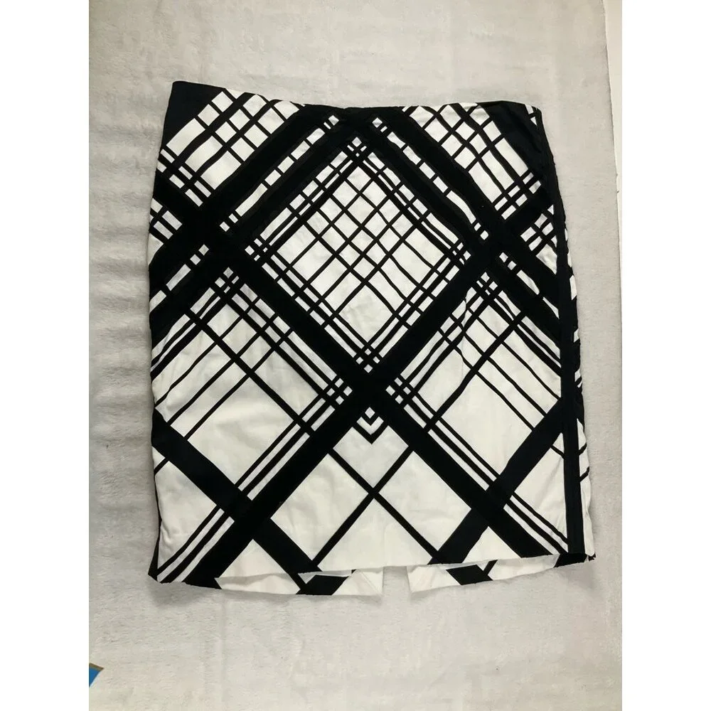 WHITE HOUSE‎ BLACK MARKET | Black White Pencil Skirt Abstract Grid | Size 12 - Picture 3 of 11
